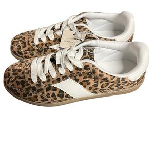 Universal Thread - Women's Spencer Fashion Sneakers with Memory Foam Ins…